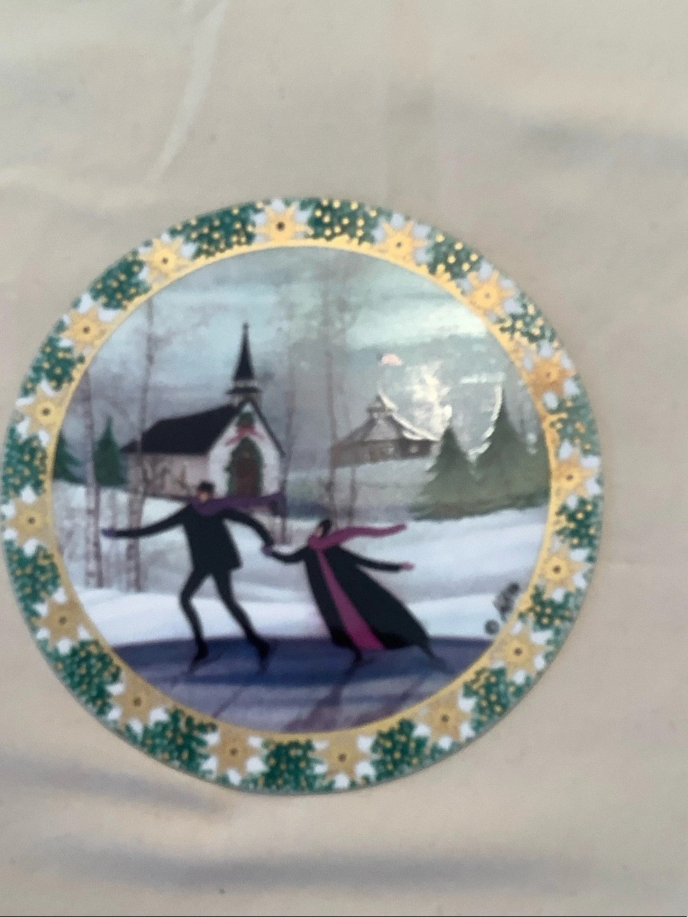 P Buckley Moss Christmas Skaters Christmas Ornament Green & White Like new